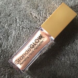 Grandeglow plumping liquid highlighter